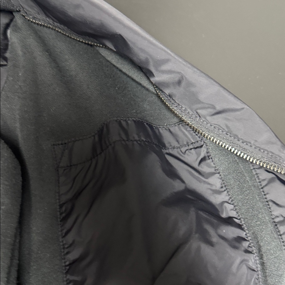 H&M Men's Black Bomber Jacket - Picture 5 of 5